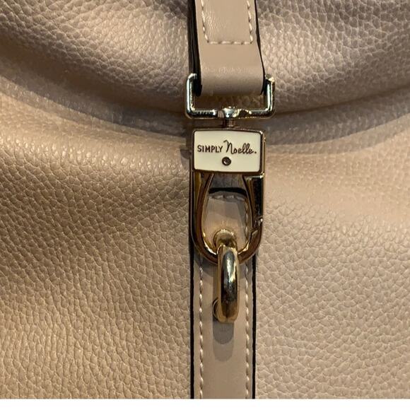 Simply Noelle Tan Gold Accent Faux Leather Short Strap Handbag w Lots of Pockets - Picture 2 of 6